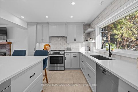 Photo 8 at 7 Gagnon Court, Beaverbrook, Kanata