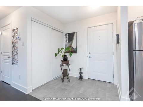 Photo 2 at 10 - 340 TRIBECA Private, Nepean (Longfields), Ottawa