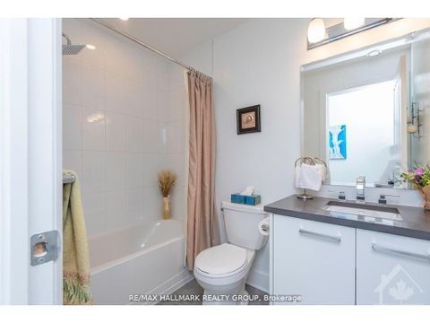 Photo 17 at 10 - 340 TRIBECA Private, Nepean (Longfields), Ottawa