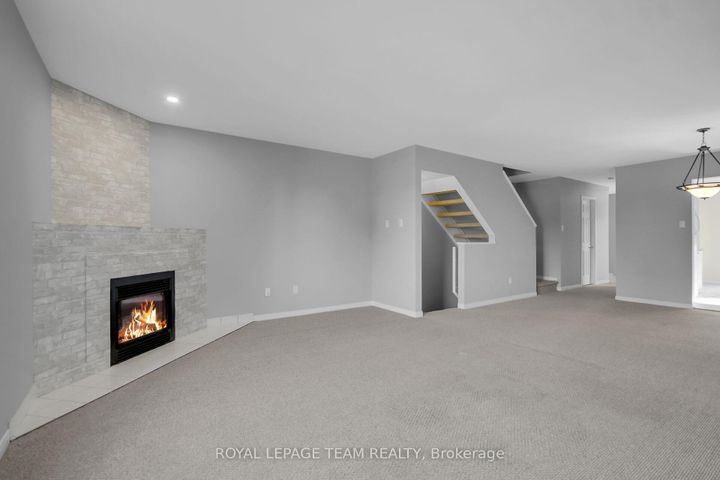 Photo 3 at 89 Thornbury Crescent, Nepean (Centrepointe), Ottawa