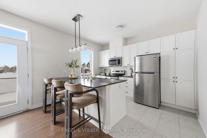 Photo 6 at 302 Canadensis Lane, Nepean (Half Moon Bay), Ottawa