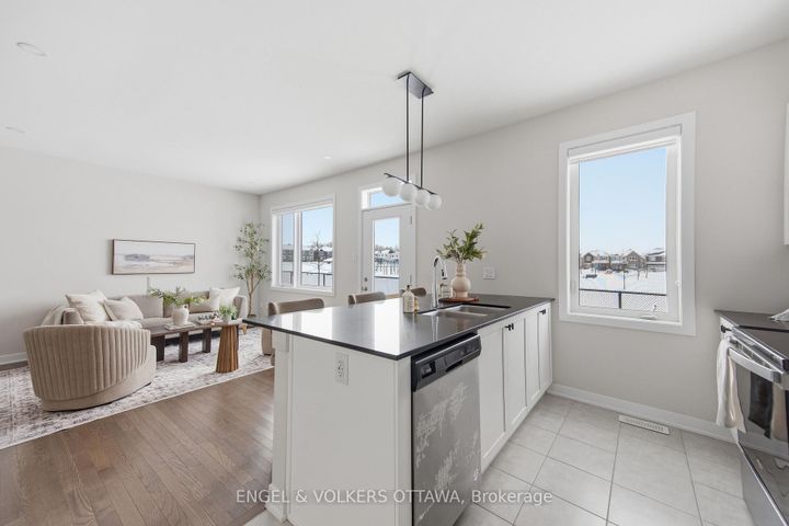 Photo 9 at 302 Canadensis Lane, Nepean (Half Moon Bay), Ottawa