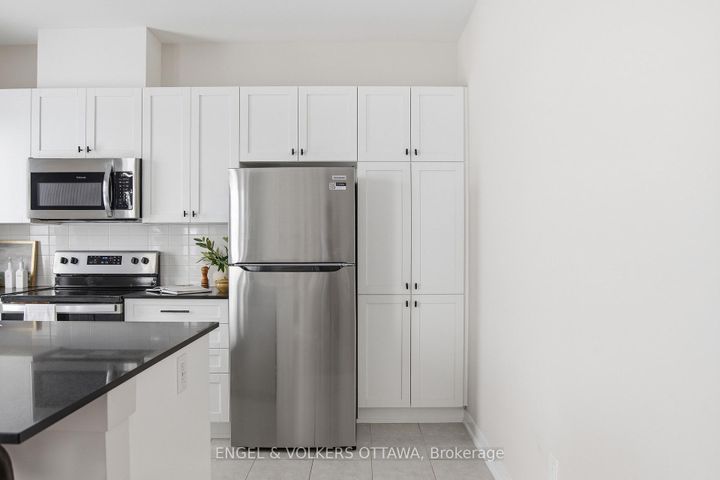 Photo 12 at 302 Canadensis Lane, Nepean (Half Moon Bay), Ottawa