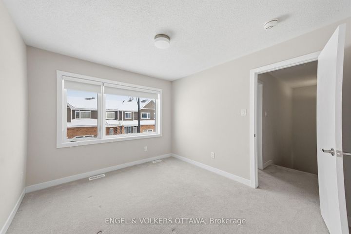 Photo 25 at 302 Canadensis Lane, Nepean (Half Moon Bay), Ottawa