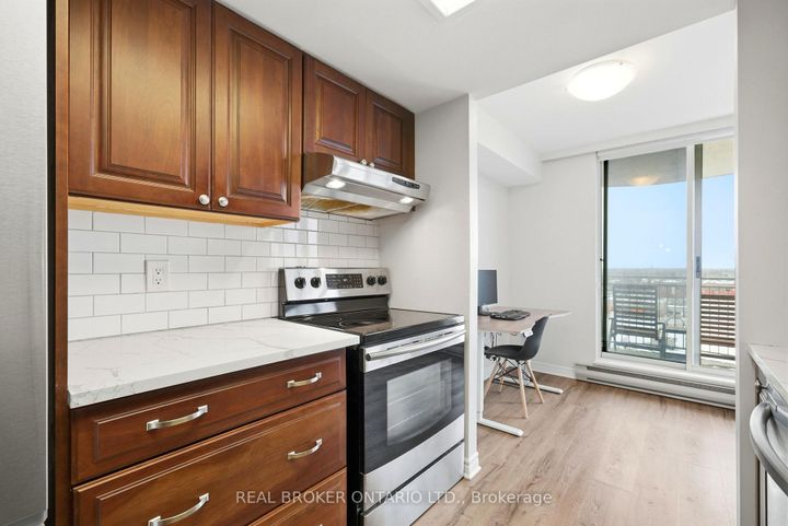 Photo 13 at 703 - 100 Grant Carman Drive, Nepean (Borden Farm/Stewart Farm/Carleton Heights/Parkwood Hills), Ottawa