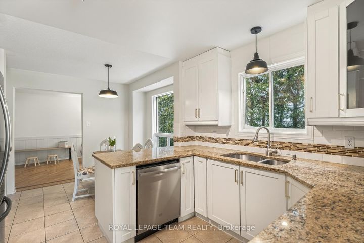 Photo 5 at 77 Armagh Way, Nepean (Longfields), Ottawa