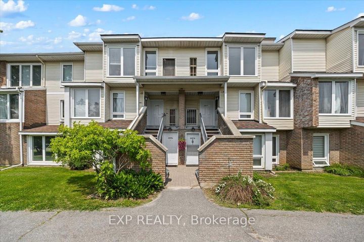 Photo 2 at B - 207 Woodfield Drive, Nepean (Tanglewood), Ottawa