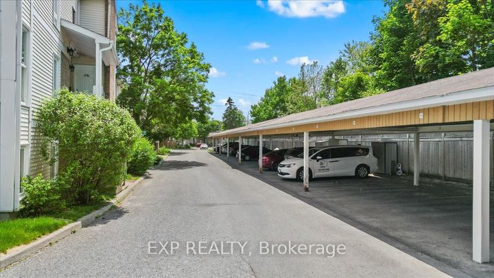 Photo 3 at B - 207 Woodfield Drive, Nepean (Tanglewood), Ottawa