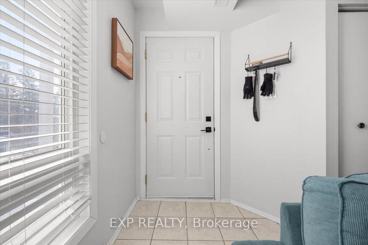 Photo 4 at B - 207 Woodfield Drive, Nepean (Tanglewood), Ottawa