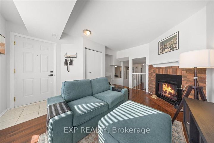 Photo 6 at B - 207 Woodfield Drive, Nepean (Tanglewood), Ottawa