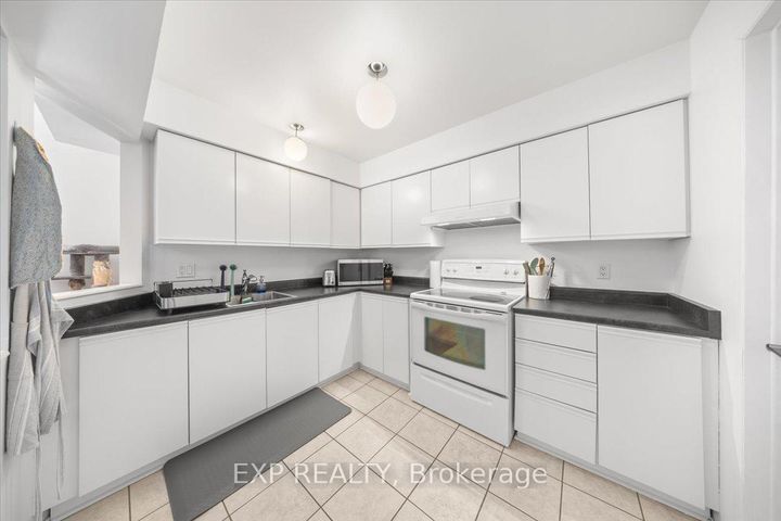 Photo 11 at B - 207 Woodfield Drive, Nepean (Tanglewood), Ottawa