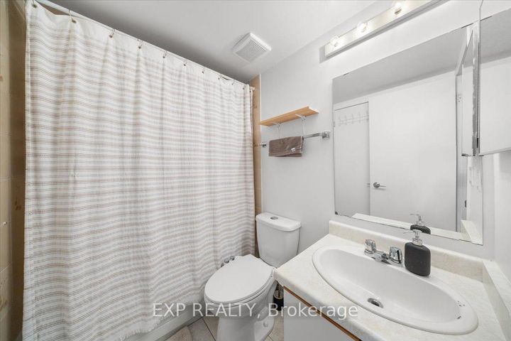 Photo 16 at B - 207 Woodfield Drive, Nepean (Tanglewood), Ottawa