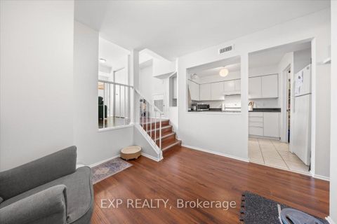 Photo 9 at B - 207 Woodfield Drive, Nepean (Tanglewood), Ottawa