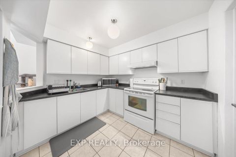 Photo 11 at B - 207 Woodfield Drive, Nepean (Tanglewood), Ottawa