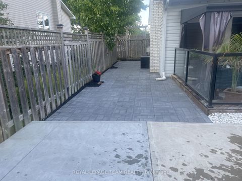 Photo 4 at 6 Stroughton Crescent, Munster, Stittsville