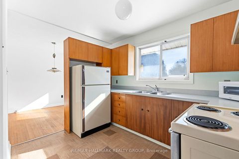 Photo 9 at 6228 Perth Street, Richmond, Stittsville