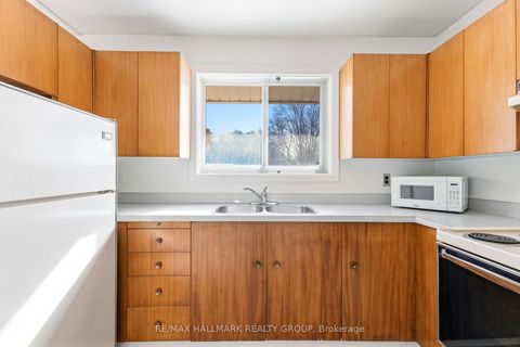 Photo 10 at 6228 Perth Street, Richmond, Stittsville