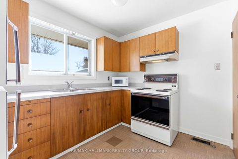 Photo 11 at 6228 Perth Street, Richmond, Stittsville