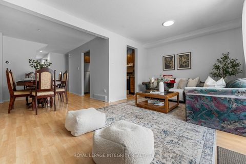 Photo 4 at 86 Stokes Crescent, Glencairn/Hazeldean, Kanata