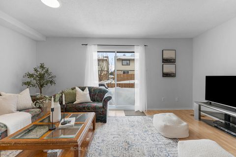 Photo 5 at 86 Stokes Crescent, Glencairn/Hazeldean, Kanata