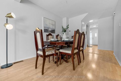 Photo 6 at 86 Stokes Crescent, Glencairn/Hazeldean, Kanata