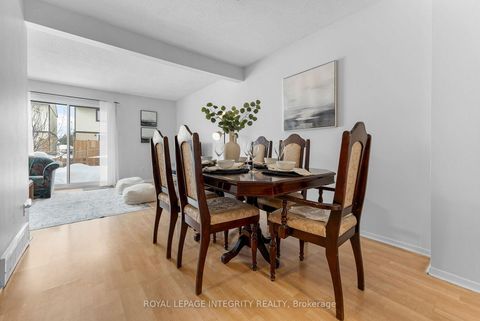 Photo 7 at 86 Stokes Crescent, Glencairn/Hazeldean, Kanata