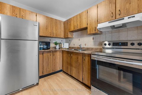 Photo 12 at 86 Stokes Crescent, Glencairn/Hazeldean, Kanata