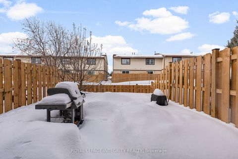 Photo 25 at 86 Stokes Crescent, Glencairn/Hazeldean, Kanata