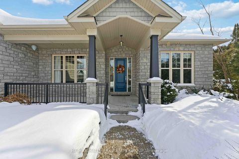 Photo 1 at 84 Chanonhouse Drive, Richmond, Stittsville