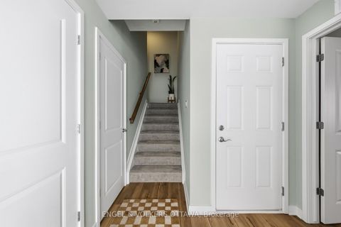 Photo 3 at 138 Visor Private, Emerald Meadows/Trailwest, Kanata