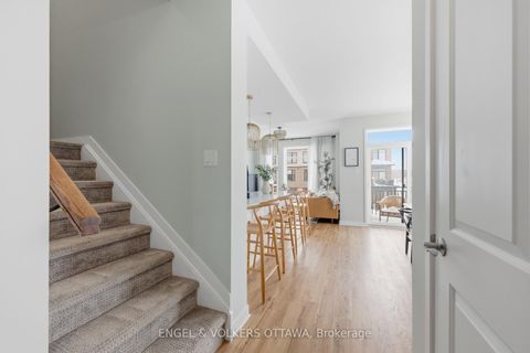 Photo 6 at 138 Visor Private, Emerald Meadows/Trailwest, Kanata