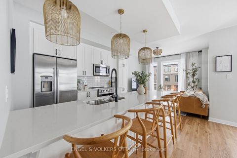 Photo 8 at 138 Visor Private, Emerald Meadows/Trailwest, Kanata