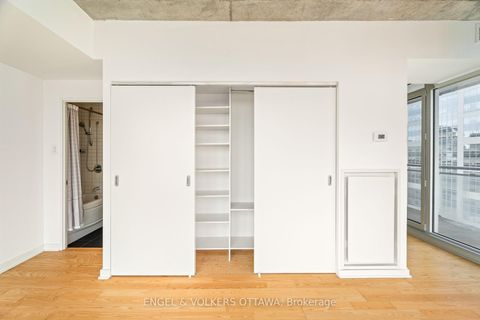 Photo 16 at 1610 - 324 Laurier Avenue W, Ottawa Centre