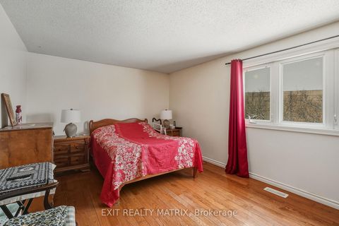 Photo 16 at 1123 Burgundy Lane, Convent Glen, Orleans