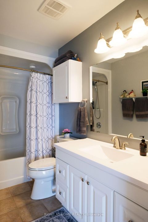 Photo 12 at 23 Fairview Crescent, Arnprior