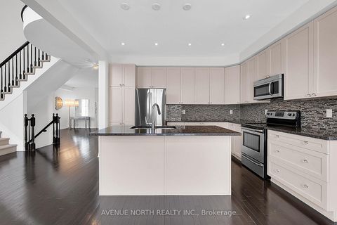 Photo 14 at 429 Dovehaven Street, Mer Bleue/Bradley Estates/Anderson Park, Orleans