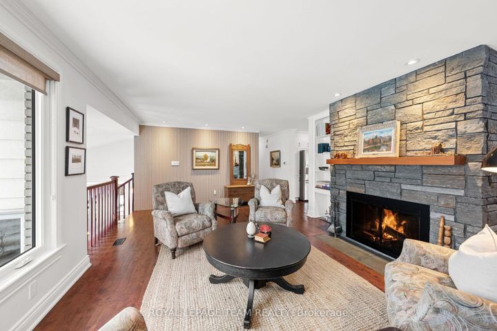 Photo 9 at 28 Maplehill Way, Nepean (Manotick Village & Manotick Estates), Ottawa