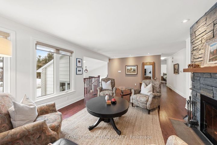 Photo 10 at 28 Maplehill Way, Nepean (Manotick Village & Manotick Estates), Ottawa