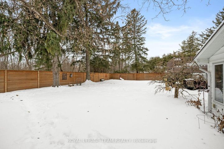 Photo 46 at 28 Maplehill Way, Nepean (Manotick Village & Manotick Estates), Ottawa
