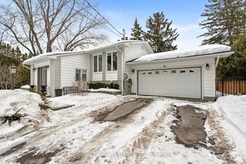 Photo 3 at 28 Maplehill Way, Nepean (Manotick Village & Manotick Estates), Ottawa
