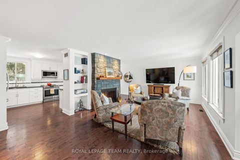 Photo 7 at 28 Maplehill Way, Nepean (Manotick Village & Manotick Estates), Ottawa