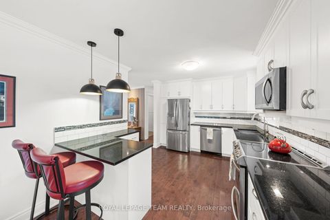 Photo 13 at 28 Maplehill Way, Nepean (Manotick Village & Manotick Estates), Ottawa