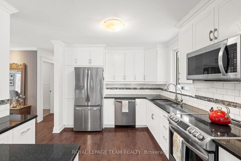 Photo 14 at 28 Maplehill Way, Nepean (Manotick Village & Manotick Estates), Ottawa