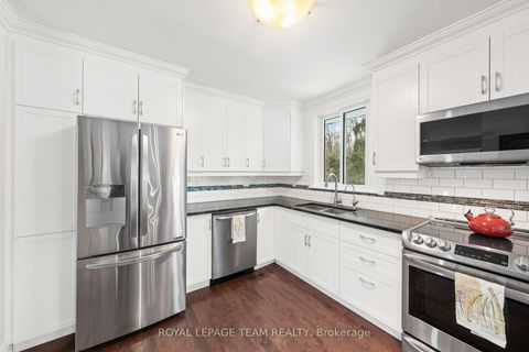 Photo 15 at 28 Maplehill Way, Nepean (Manotick Village & Manotick Estates), Ottawa