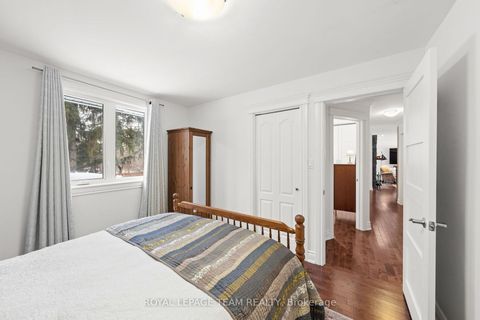 Photo 23 at 28 Maplehill Way, Nepean (Manotick Village & Manotick Estates), Ottawa