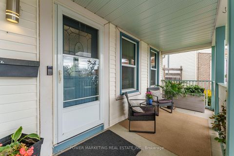 Photo 3 at 1809 Chopin Place, Chateauneuf, Orleans