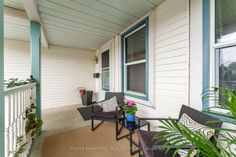 Photo 4 at 1809 Chopin Place, Chateauneuf, Orleans