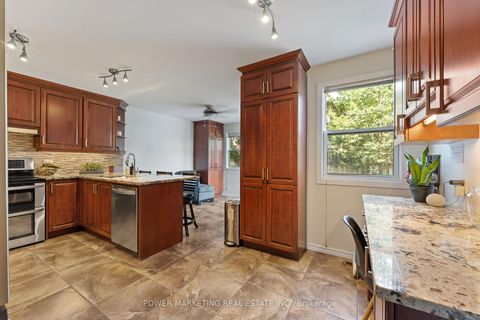 Photo 9 at 1809 Chopin Place, Chateauneuf, Orleans