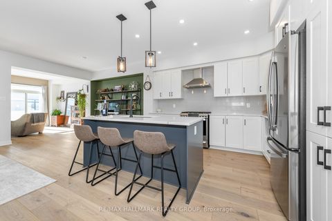 Photo 7 at 2260 Copperhead Street, Mer Bleue/Bradley Estates/Anderson Park, Orleans