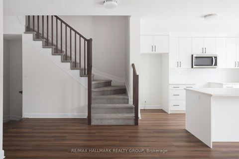 Photo 3 at 578 Roundhouse Crescent, Stittsville (South), Stittsville